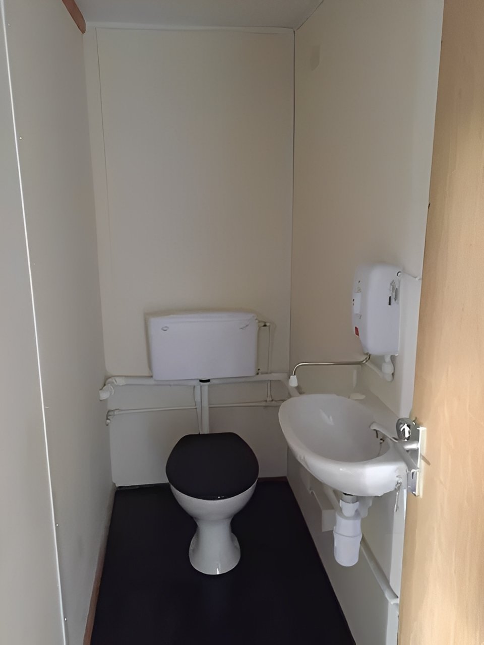 32ft x 10ft Anti Vandal Office/Kitchen/Toilet - Image 2